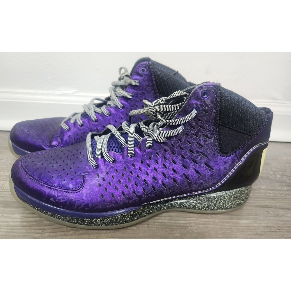 Adidas Men's Sz. 11 Derrick Rose 3 Night Before Christmas 2012 Sneakers